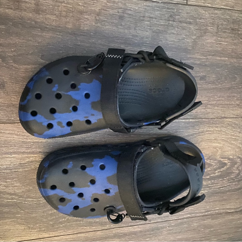 Men’s crocs side 6